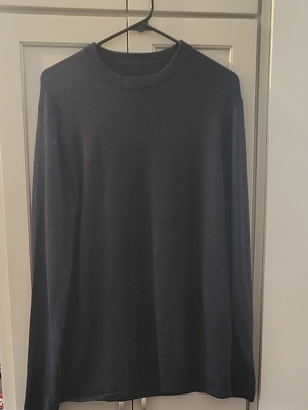 Soft Men's Classic Navy Merino Wool Crewneck Sweater